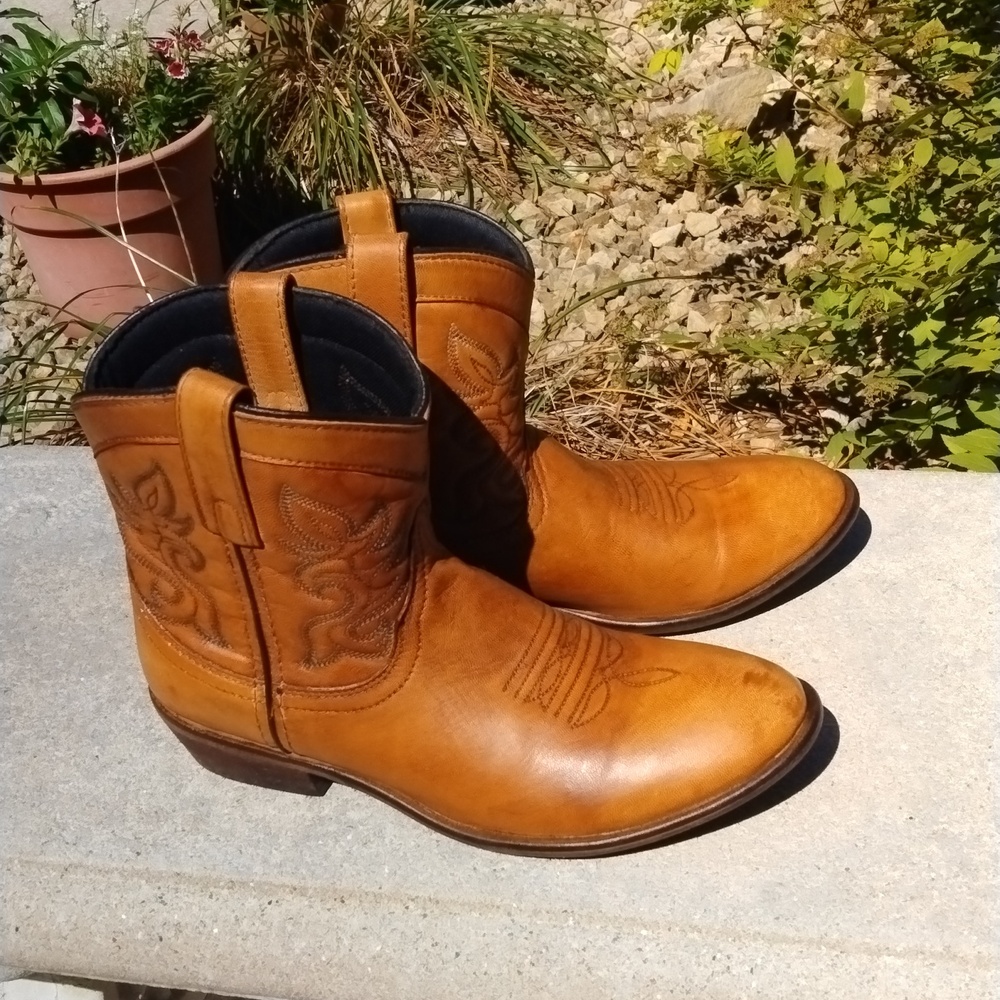 Dingo Women's Dingo Willie Leather Bootie Tan Size 9M. DI862